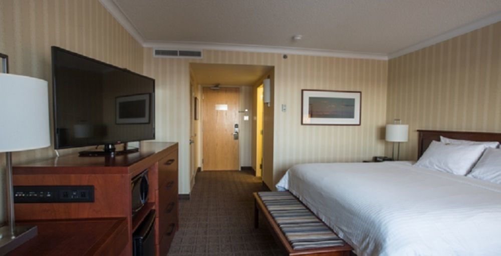The Explorer Hotel Yellowknife Exterior foto