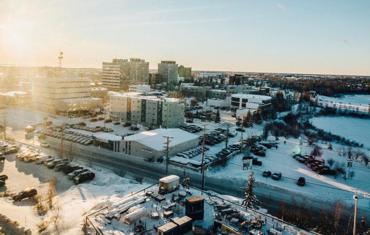 The Explorer Hotel Yellowknife Exterior foto